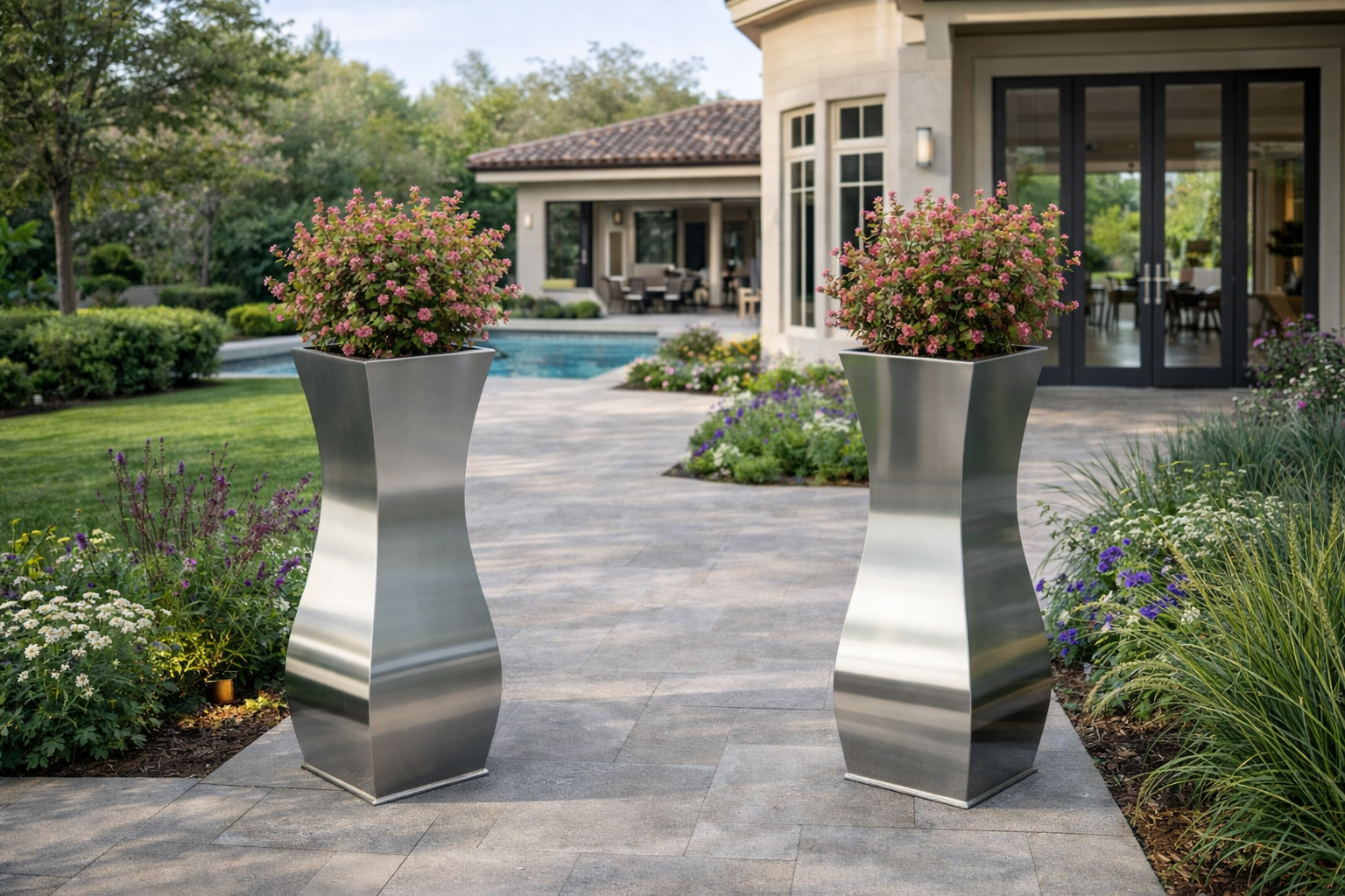 Vertisculpt Slim Decorative Planter